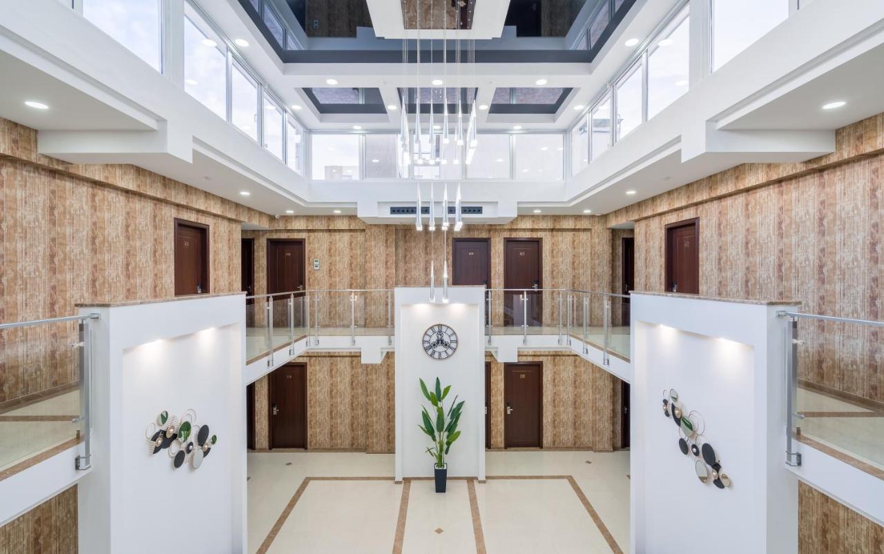 Aura Hotel Тбилиси Экстерьер фото