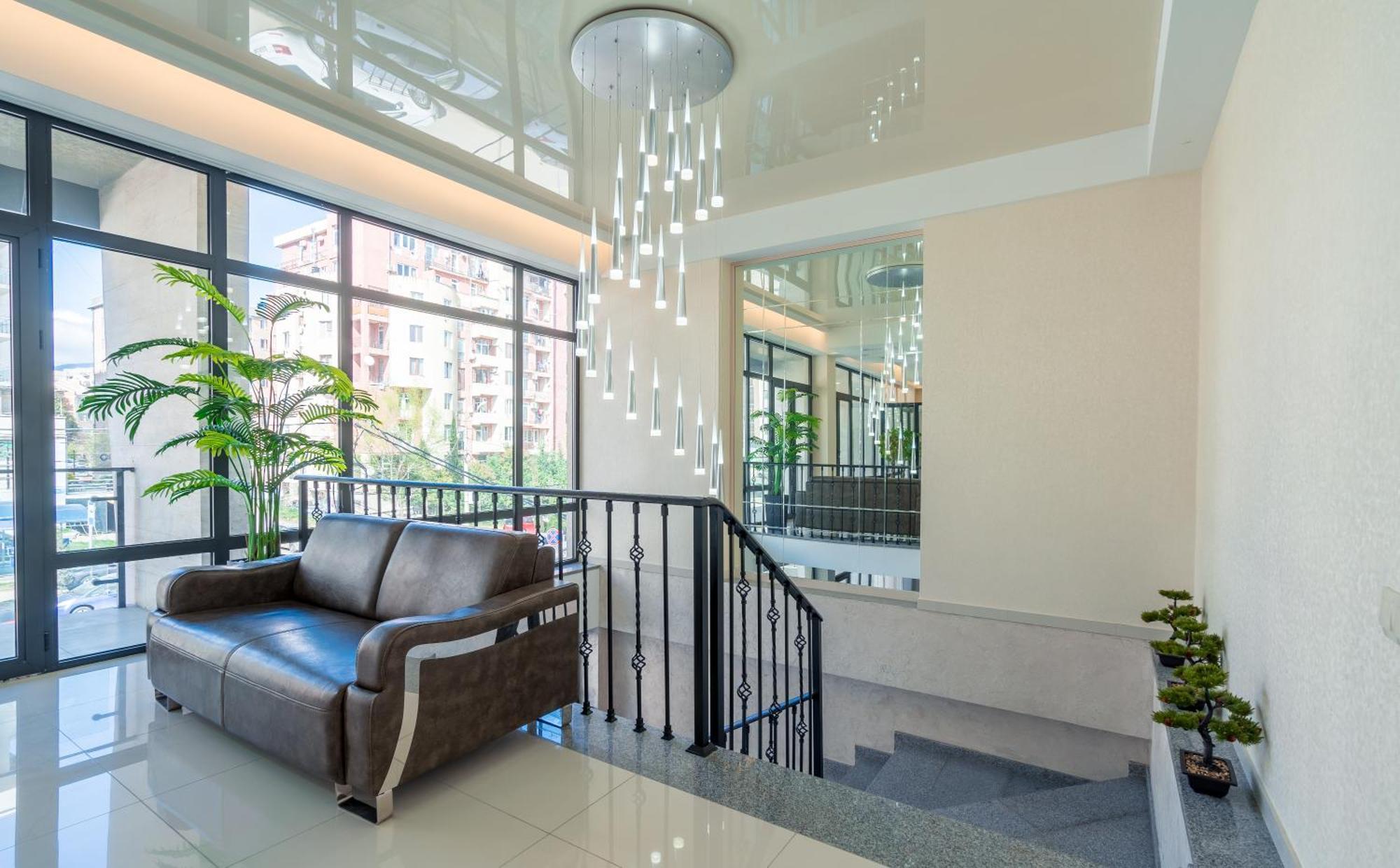 Aura Hotel Тбилиси Экстерьер фото