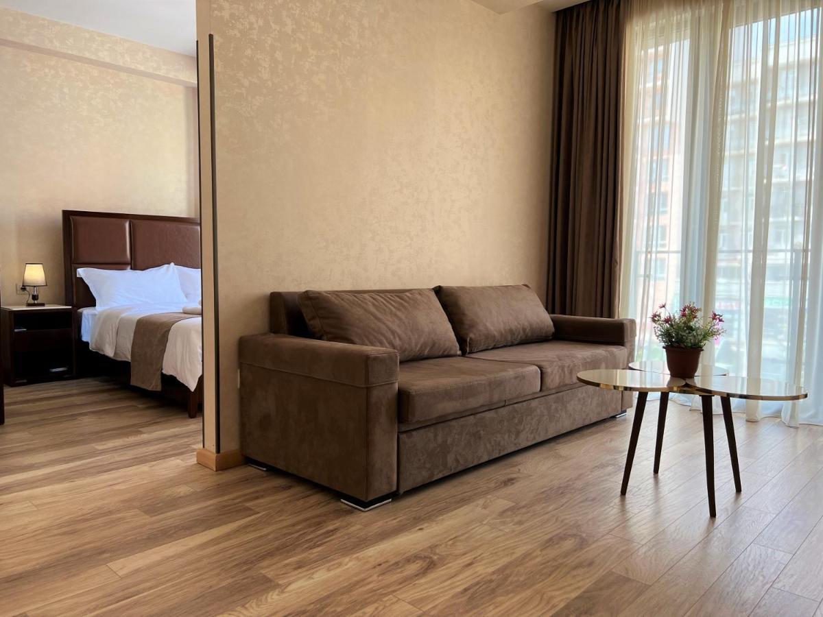 Aura Hotel Тбилиси Экстерьер фото