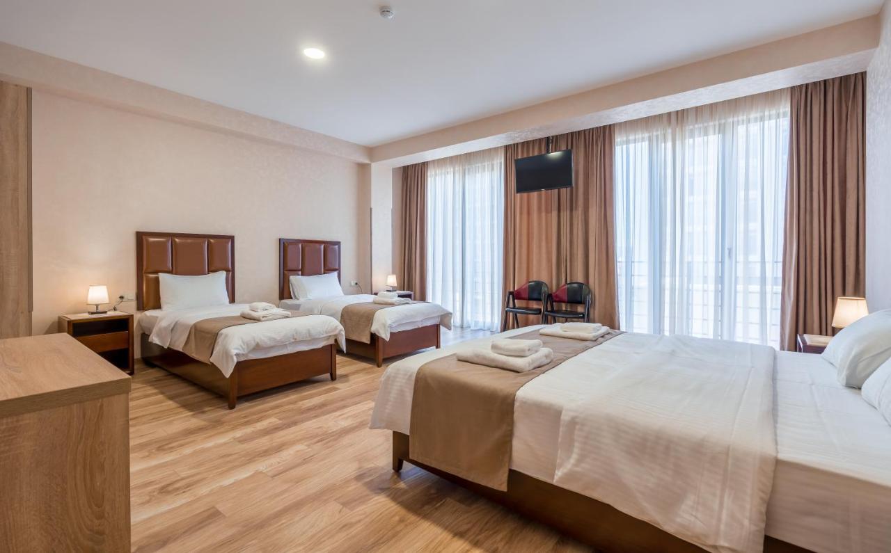 Aura Hotel Тбилиси Экстерьер фото