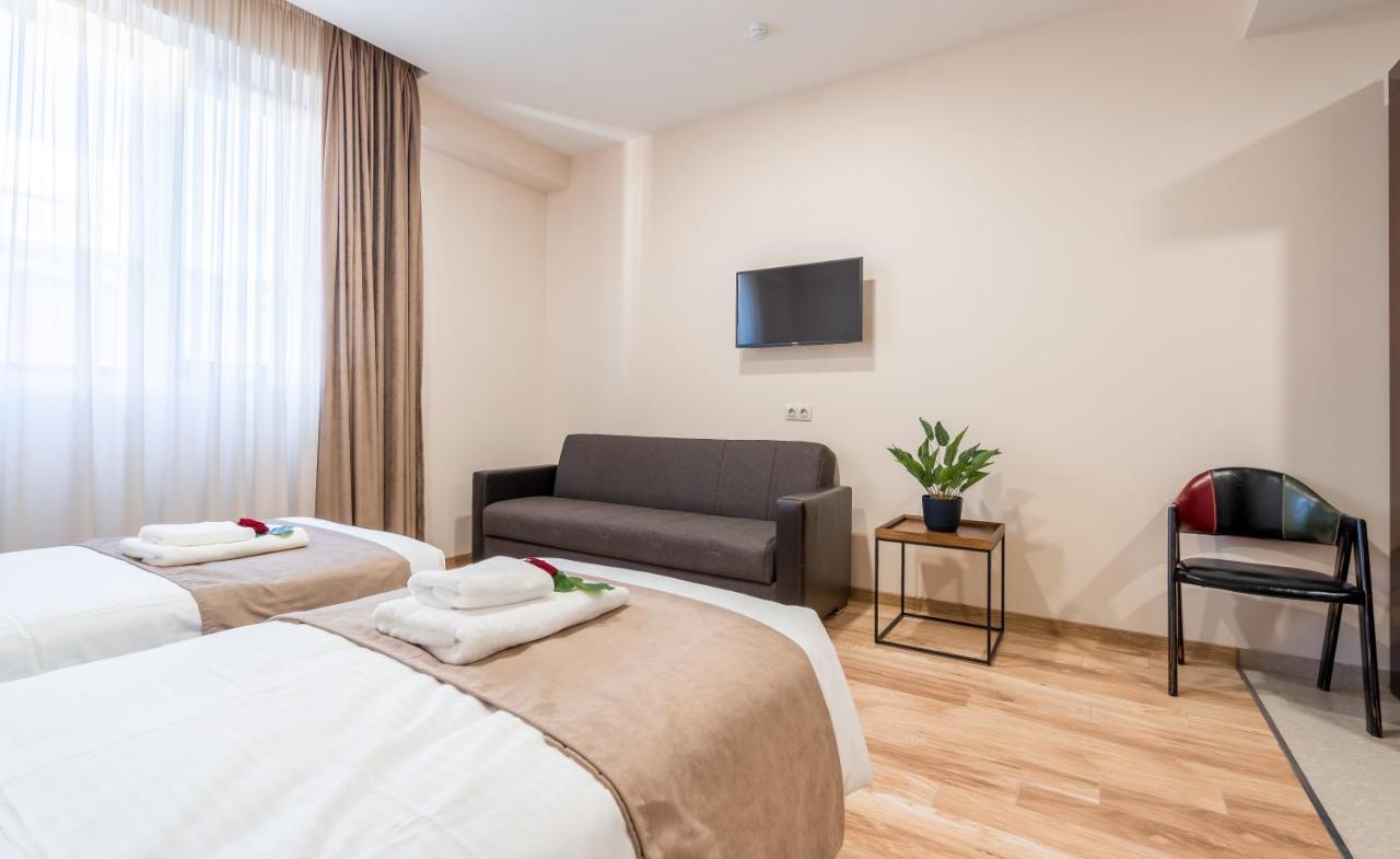 Aura Hotel Тбилиси Экстерьер фото